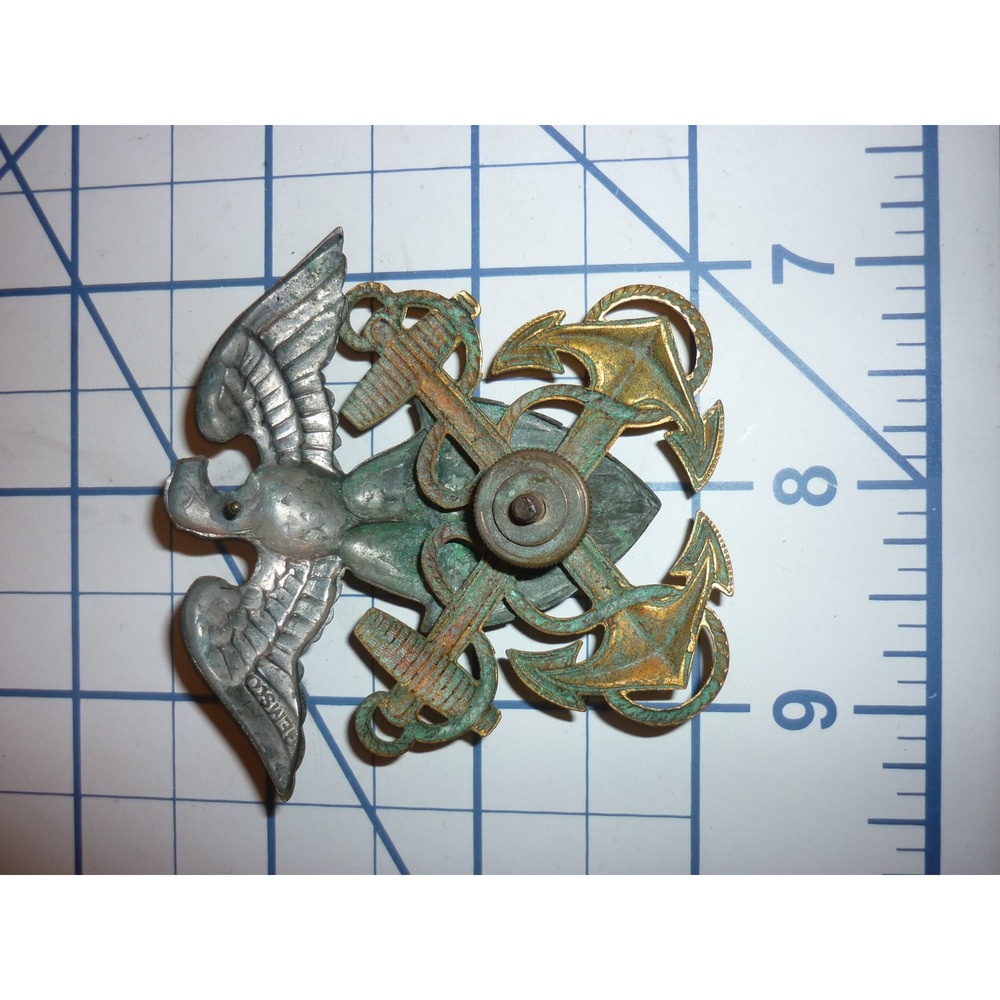 Antique Gemsco WWII Merchant Marine Eagle Shield Crossed Anchors Cap Insignia - Picture 4 of 4